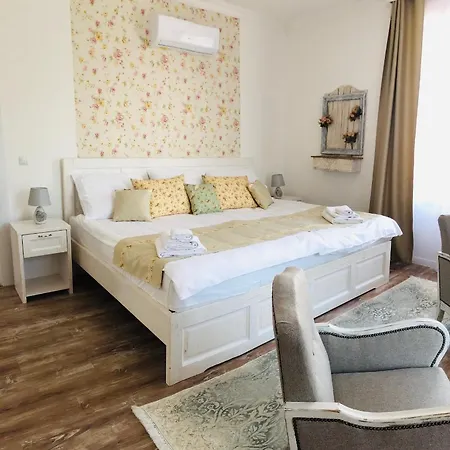 Bella Bed & Breakfast *
