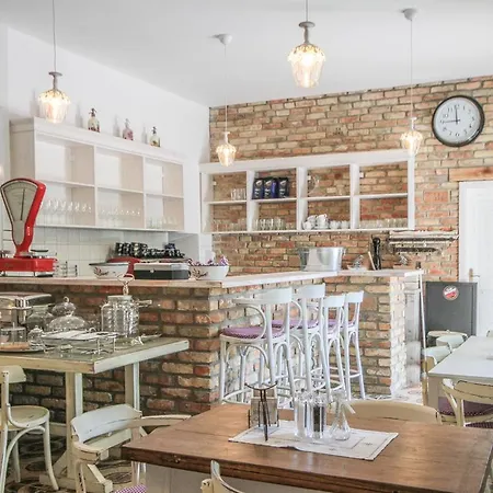 Bed & Breakfast Bella