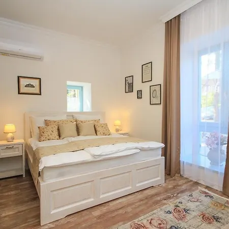 Bella Bed & Breakfast 3*
