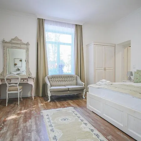 Bella Bed & Breakfast