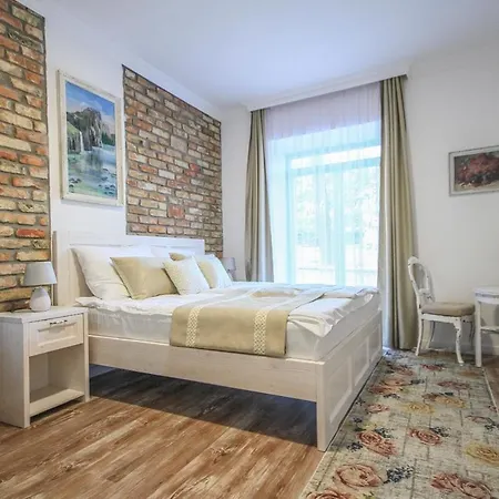 Bella Bed & Breakfast 3*