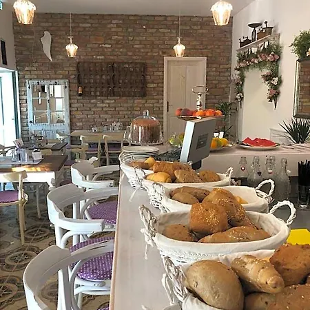 Bed and Breakfast Bella 4*