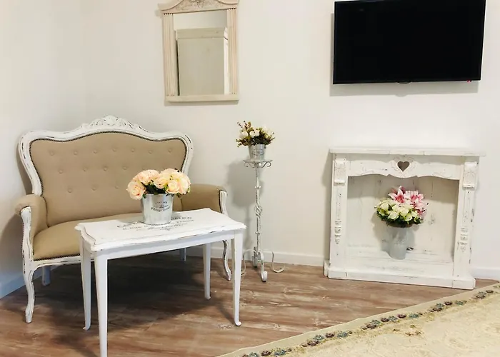 Bella Bed & Breakfast 3*