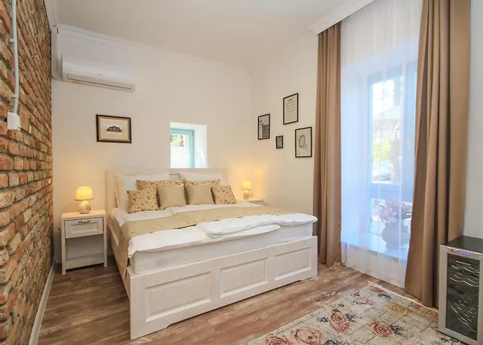 Bella Bed & Breakfast 3*