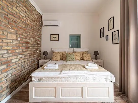 Bella Bed & Breakfast